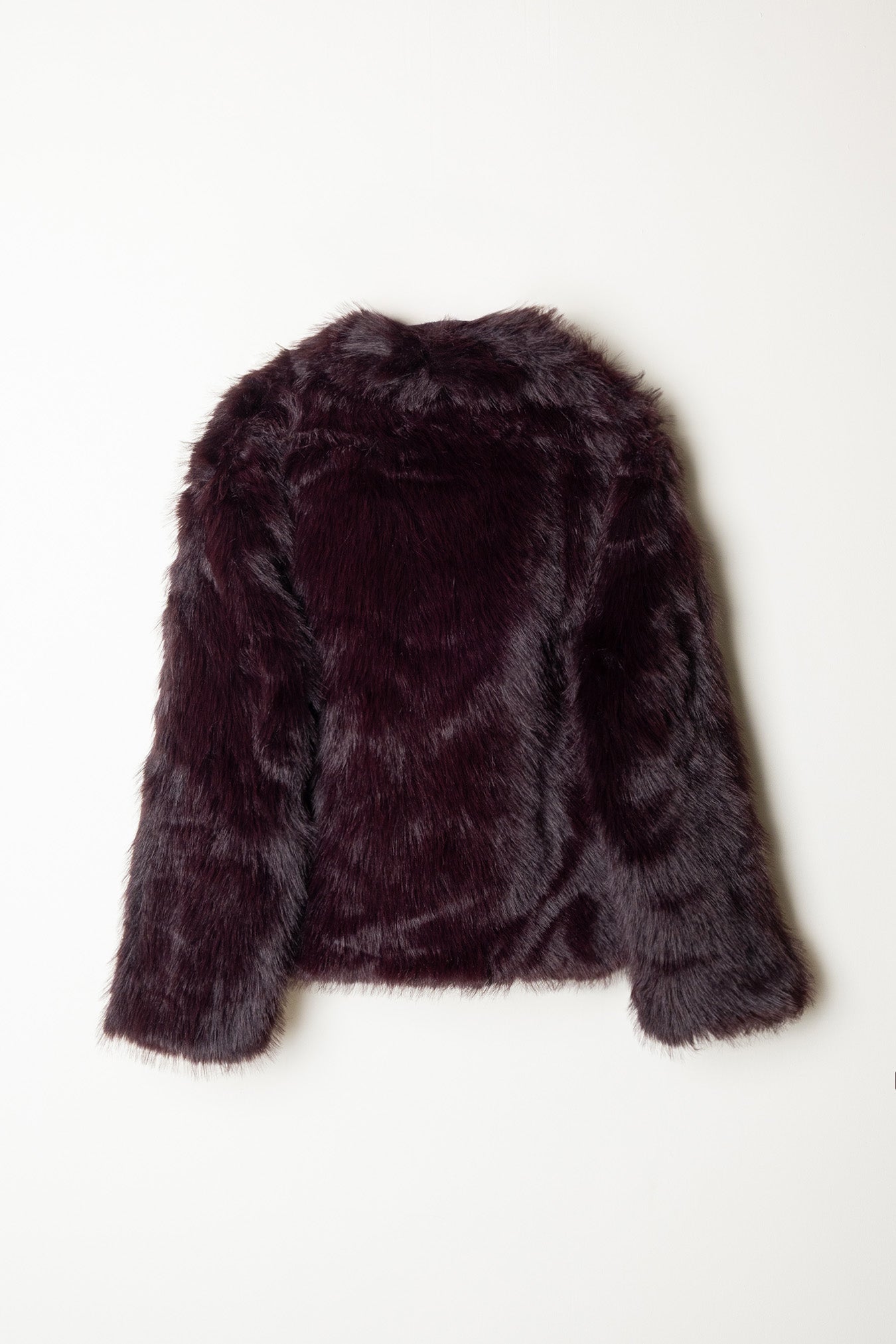 Abrigo de pelo burdeos mujer.  Abrigo de fiesta invierno