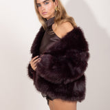 Abrigo de pelo burdeos mujer.  Abrigo de fiesta invierno