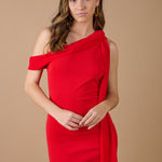 Vestido rojo largo asimétrico con detalle de pañuelo en el hombro, sofisticado y elegante para invitadas - Closet.bcn