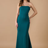 Vestido largo verde sin tirantes, diseño elegante y sofisticado para invitadas de boda y eventos especiales - Closet.bcn