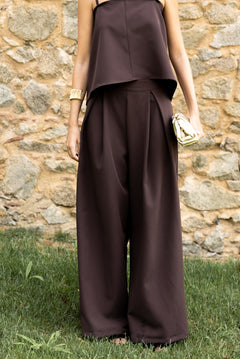 Pantalón Mara Marrón, pantalón de invitada de boda en tejido bielástico, otoño 2026 - vista 1