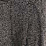 Look de otoño de closet BCN con el pantalón Aki de punto espiga gris