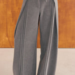 Pantalón Sora gris de punto para mujer, vista frontal – hecho a mano en Barcelona por closet BCN