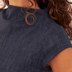 Detalle del top Eri efecto denim