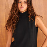 Top Kuro negro de gasa con textura para mujer, vista frontal – hecho a mano en Barcelona por closet BCN